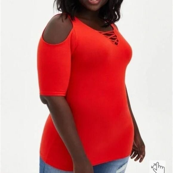 Torrid Red Strappy Foxy Tee Cold Shoulder T-Shirt Women's 2 (2X 18/20) #14777235 - Picture 2 of 8